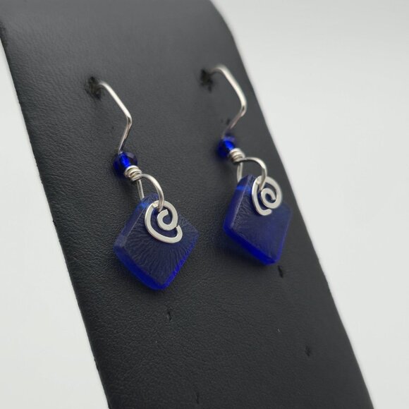 Sterling Silver Blue Glass Swirl Charm Handmade Earrings A4377 - Picture 2 of 5